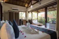 Last Frontier Beach Resort-Adults Only