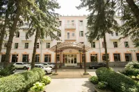 Zhemchuzhina Kavkaza Hotels in Zheleznovodsk