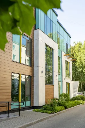 Botanica Arkhangelsk (Ботаника) Отели рядом с достопримечательностью «Памятник доблестным защитникам советского севера»