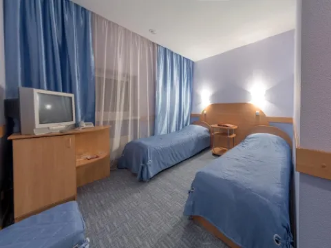 Луна Отели рядом с Аэропорт Кольцово