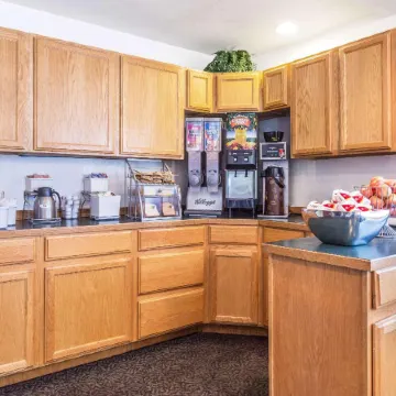 Super 8 by Wyndham Greeley