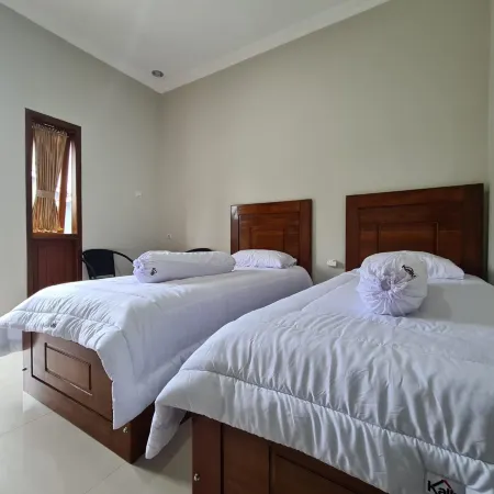 Kaliu Kostel Pacitan
