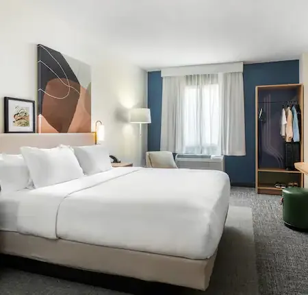 Spark by Hilton Montreal Brossard
