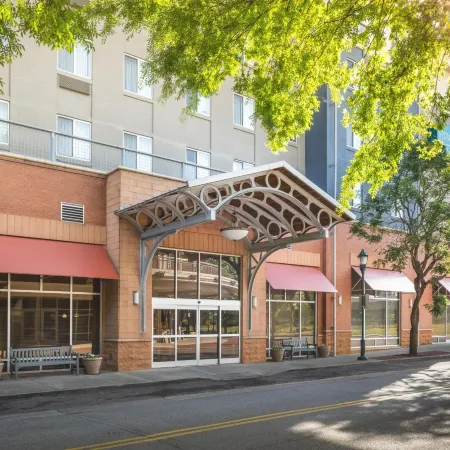Staybridge Suites CHATTANOOGA DWTN - CONV CTNR by IHG Отели рядом с достопримечательностью «Центр города»