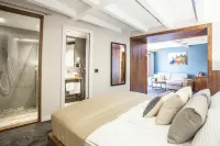 Nomad Luxury Suites - Pensions