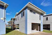 Big4 Sydney Lakeside Holiday Park - Tiny houses