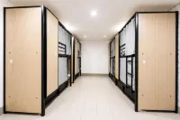 Capsule Perth City Backpackers Hostel - Note - Valid Passport Required to Check IN - Parking