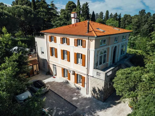Villa Almira - Parking