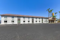 Super 8 by Wyndham Goodyear/Phoenix Area Hotels in Goodyear