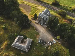 Suie Hunting Lodge