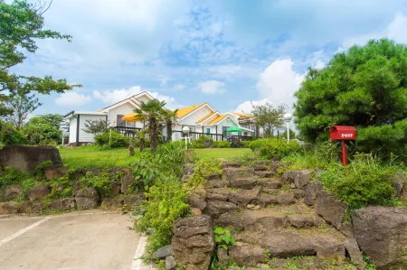 Arting Pension Отели рядом с достопримечательностью «The Venice Land»