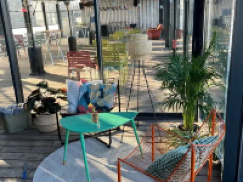 Sundeck Botel - Party Boat Hotels in Bratislava V