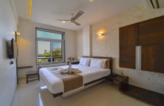 Hotel Sri Sri Executive Kolhapur Near Mahalaxmi Temple