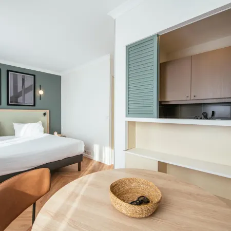 Aparthotel Adagio Paris Buttes-Chaumont Отели рядом с достопримечательностью «19-й округ: Ля Вилетт»