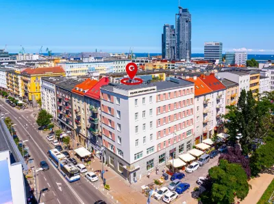SQUARE APARTMENTS GDYNIA Hotels near Swietojanska Street