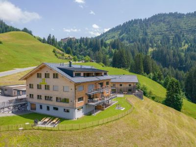 Hus 23