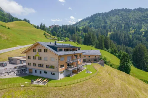 Hus23 with Wellness