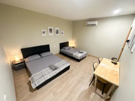 The Glam Inn Отели в г. Папар