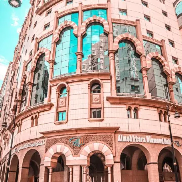 Al Mokhtara Almasi Hotel Отели рядом с достопримечательностью «Кладбище Баки»