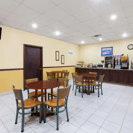 Days Inn by Wyndham Albion