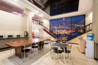 Express Hotel & Hostel