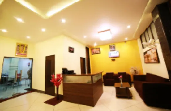 Sada Shiv Guest House ,3 Star Hotel Near Kashi Vishwanath Temple and Dashashwamedh Ghat with Parking - Pensionat