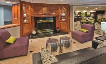 La Quinta Inn & Suites by Wyndham Milwaukee Delafield
