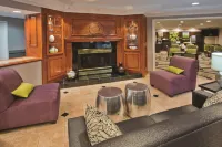 La Quinta Inn & Suites by Wyndham Milwaukee Delafield