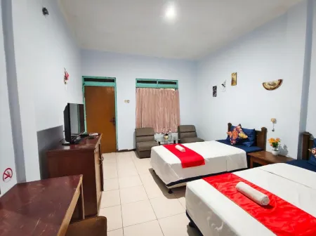 Yutaka Inn Nugraha Araya Malang Отели рядом с достопримечательностью «Taman Rampal»