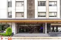 曼谷56素拉翁酒店 鄰近查楚里廣場商場（Chamchuri Square）的酒店