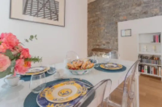 Wine Not Apartment in Como City Centre by Rent All Como