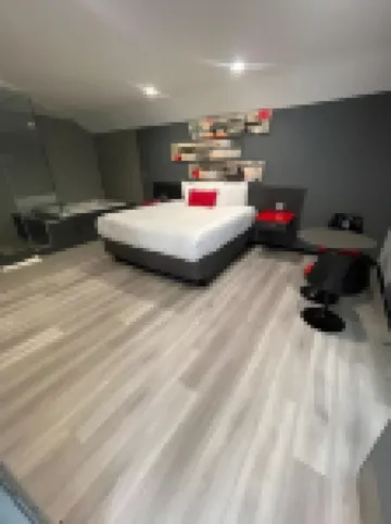 Astro Pasadena Hotel