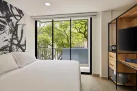 Altio Hotel - Parvekkeita