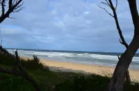 Lorikeet Holiday Park - Beach