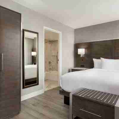 Embassy Suites by Hilton Montreal Airport Rooms
