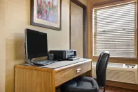 Super 8 by Wyndham Alton Hotels in Elsah