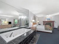 Super 8 by Wyndham Niagara Falls North Hotels in Niagara Falls