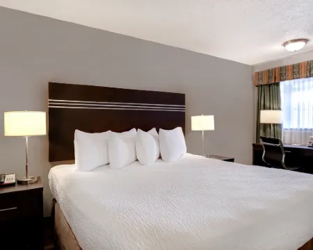 デイズ イン バイ ウィンダム ヴァーノン バーノンのホテル