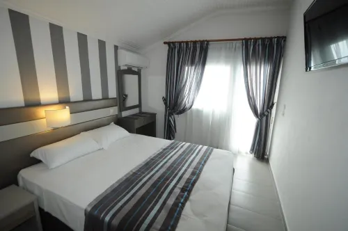 Hotel Asterias - 2-Star
