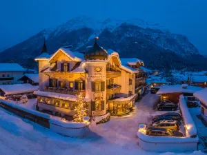 Staudacherhof in Garmisch-Partenkirchen I Blick Aufs Zugspitzmassiv I Einzigartige Bayurvida Küche
