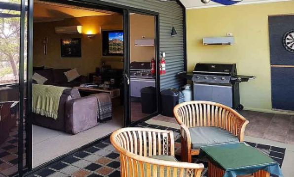 Riverview Rise Retreats