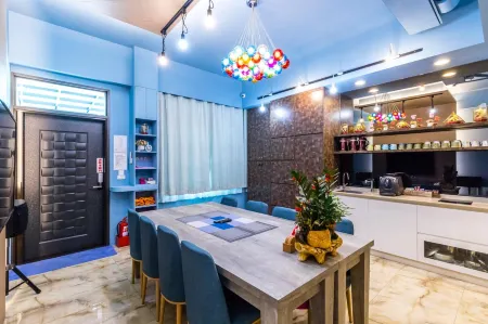 Songfeng Family B&B Отели в г. Илань