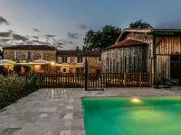 Logis l'Auberge de Larressingle Hotels in Gers