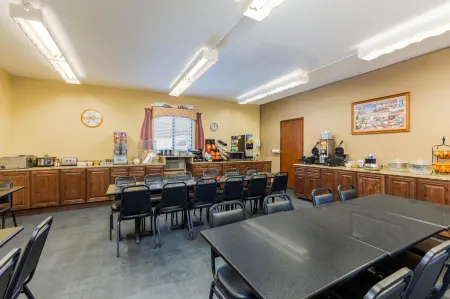 Howard Johnson by Wyndham Leavenworth