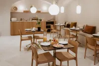 Hotel Petit Luxe - breakfast