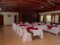 Hotel Las Espuelas, Bar & Restaurant Hotel di Liberia