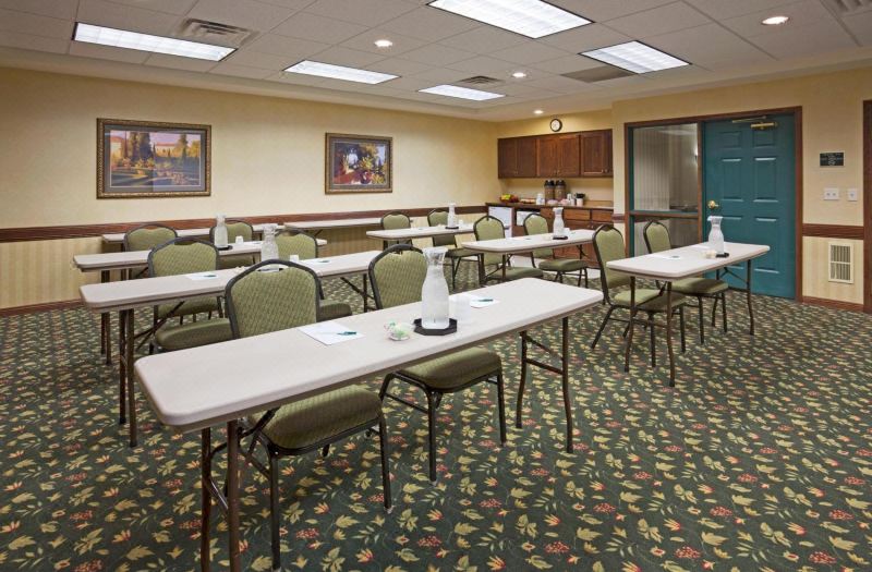 Country Inn & Suites by Radisson, St. Cloud East, MN photo 5