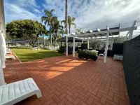 The Quarters, Ascend Hotel Collection Hotel di Forresters Beach