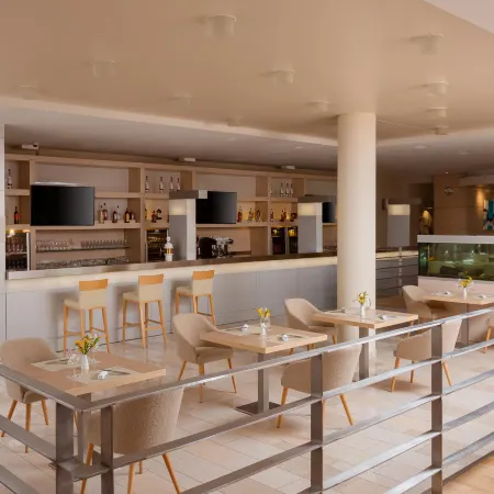 HolidayHall Samara (ХолидейХолл Самарабывш. Holiday Inn Samara)