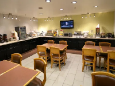 เชอร์รี่ ออร์ชาร์ด อินน์ โรงแรมในซันนีเวล